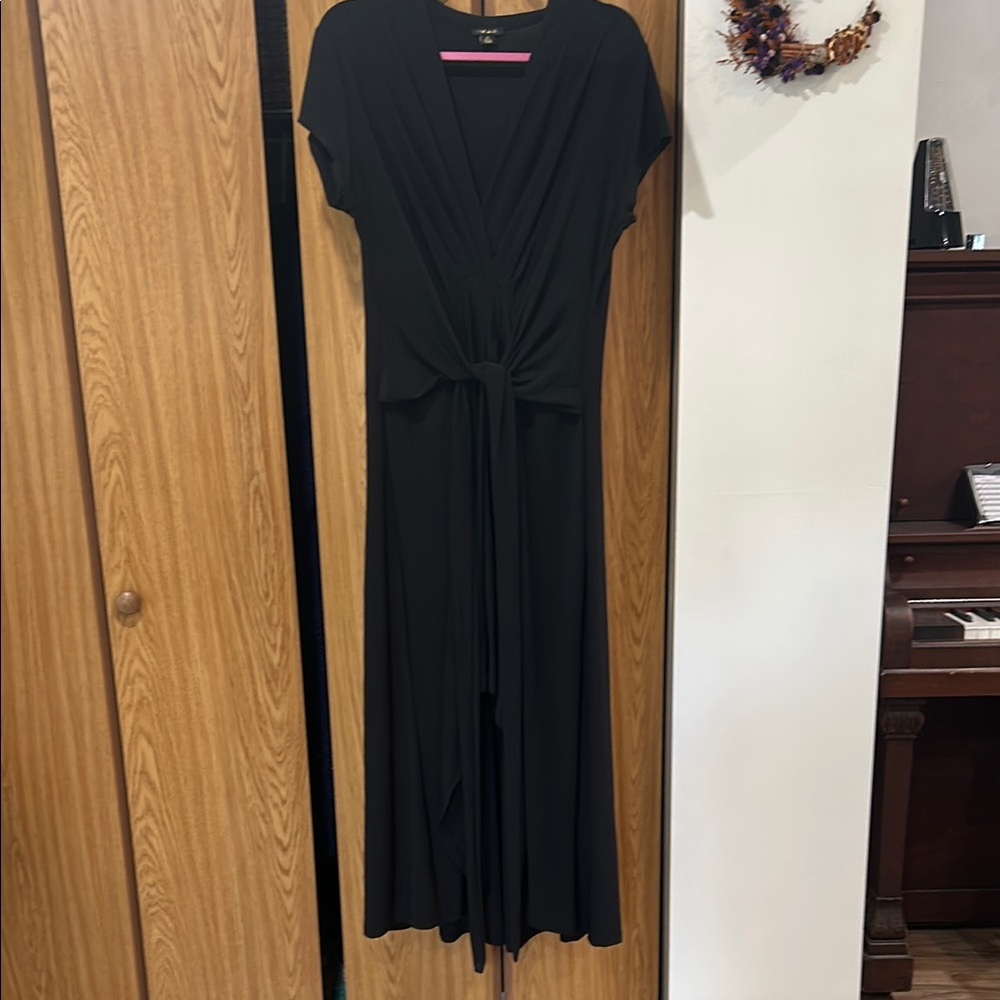 IMAN Black V-Neck Long Sleeve Sheath Dress